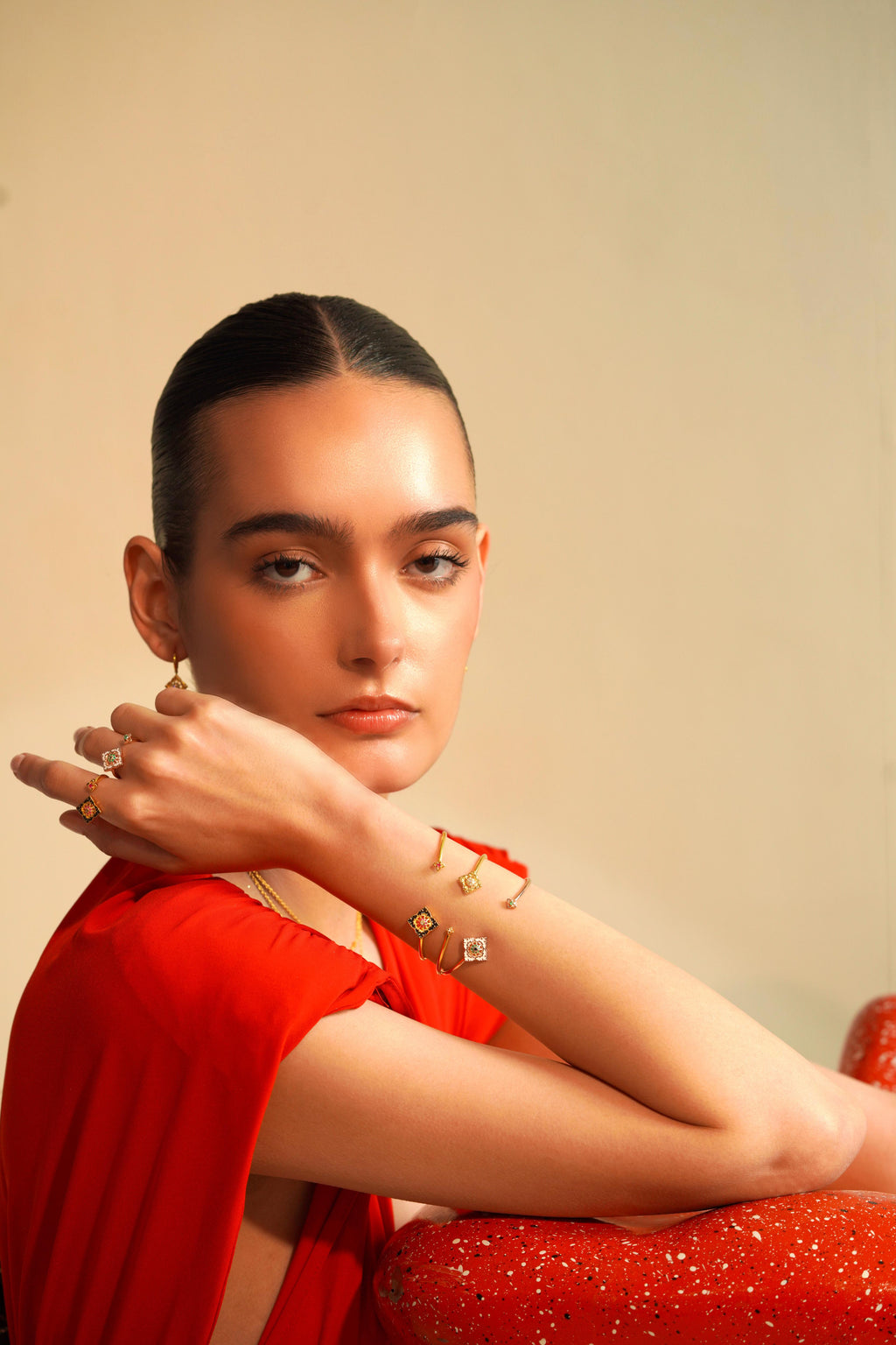 Bracelet Jonc Ajrakh Soleil en or jaune 14K massif, diamant naturel – Kaari Paris