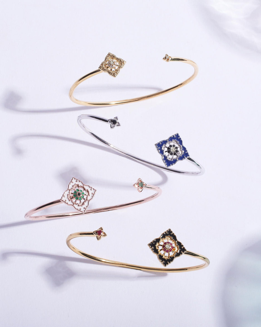 Bracelet Jonc Ajrakh Soleil en or jaune 14K massif, diamant naturel – Kaari Paris