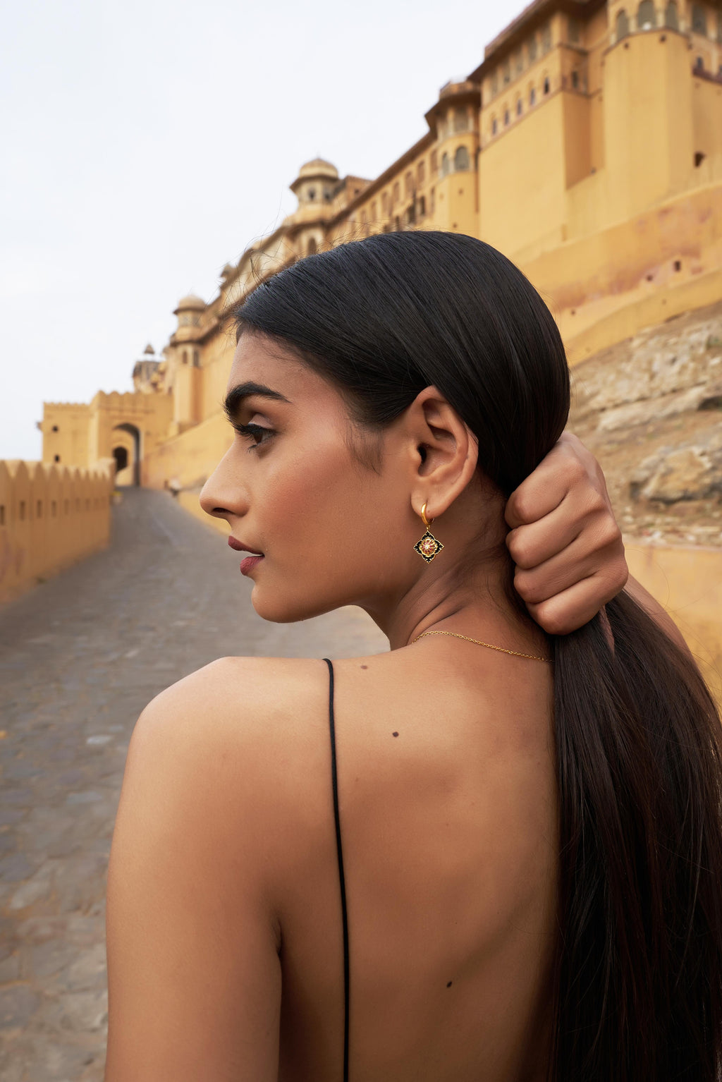 Boucles d'oreilles Ajrakh Noir en argent 925 doré or jaune 18K, diamant naturel et rubis naturel – Kaari Paris