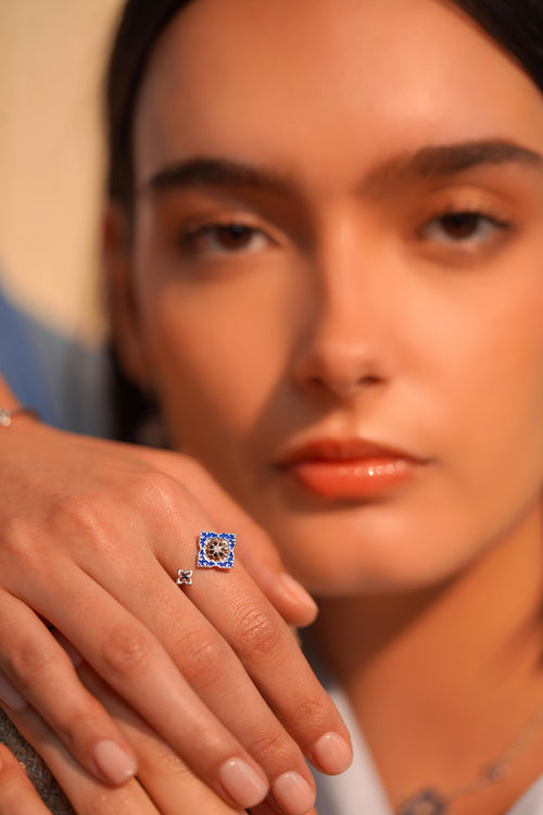 Bague Ajrakh Bleu en argent 925 rhodié, diamant naturel et spinelle noire naturelle – Kaari Paris