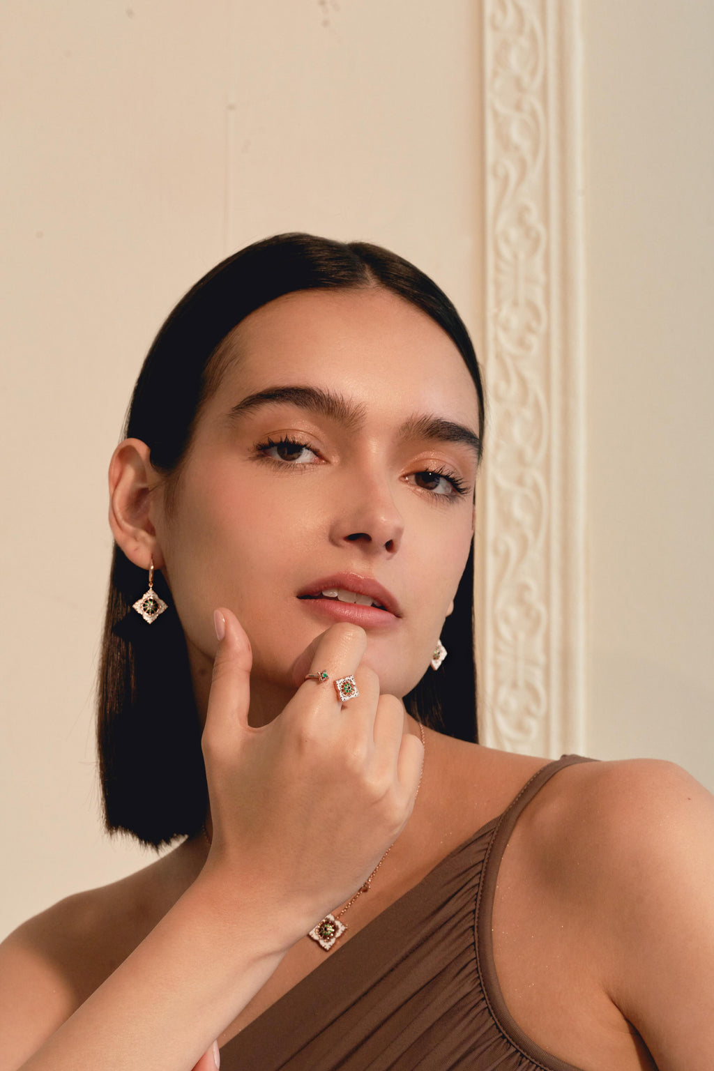 Bague Ajrakh Rosé en argent 925 doré or rose 18K, diamant noir naturel et émeraude naturelle – Kaari Paris