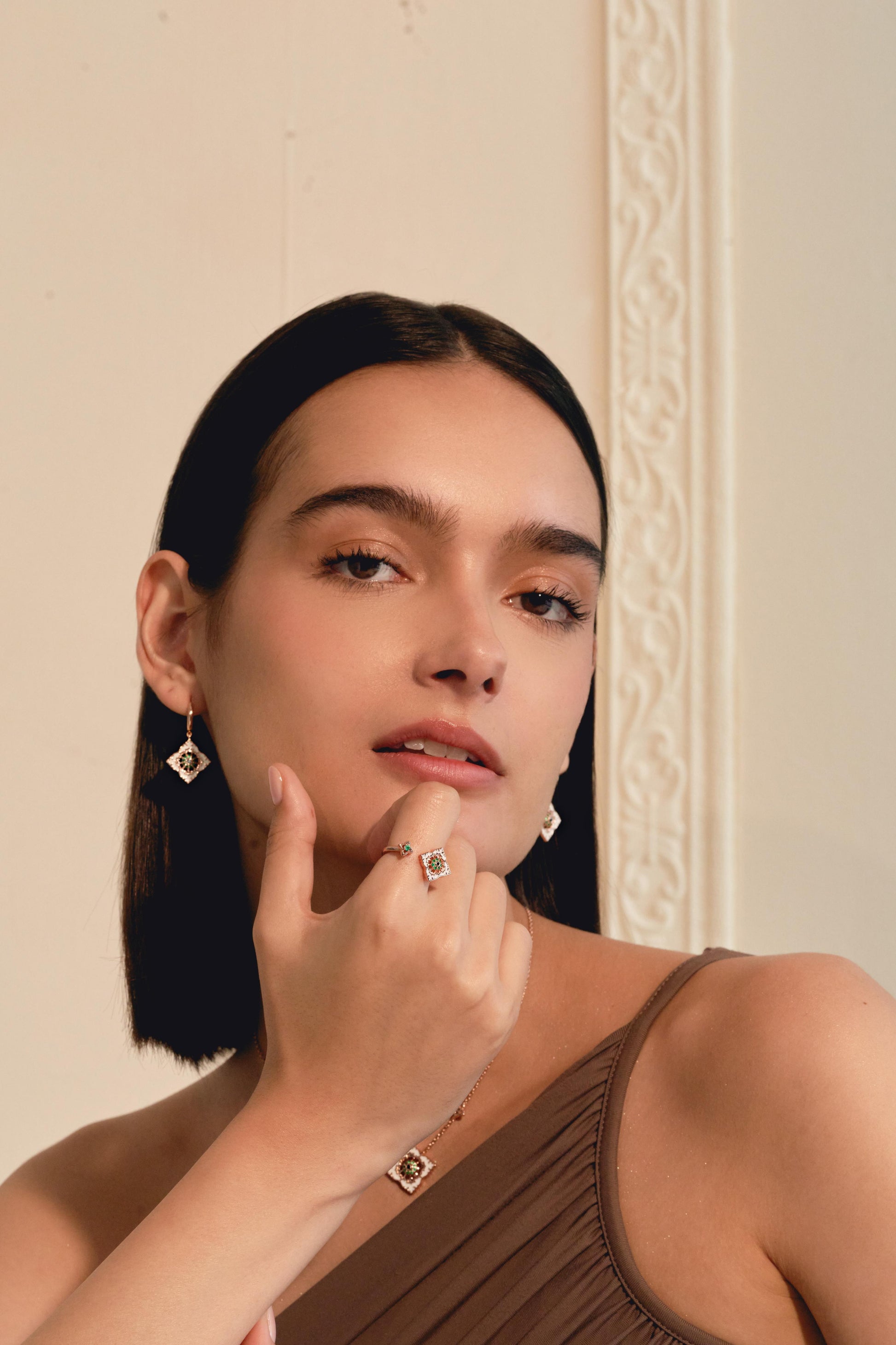 Bague Ajrakh Rosé en argent 925 doré or rose 18K, diamant noir naturel et émeraude naturelle – Kaari Paris