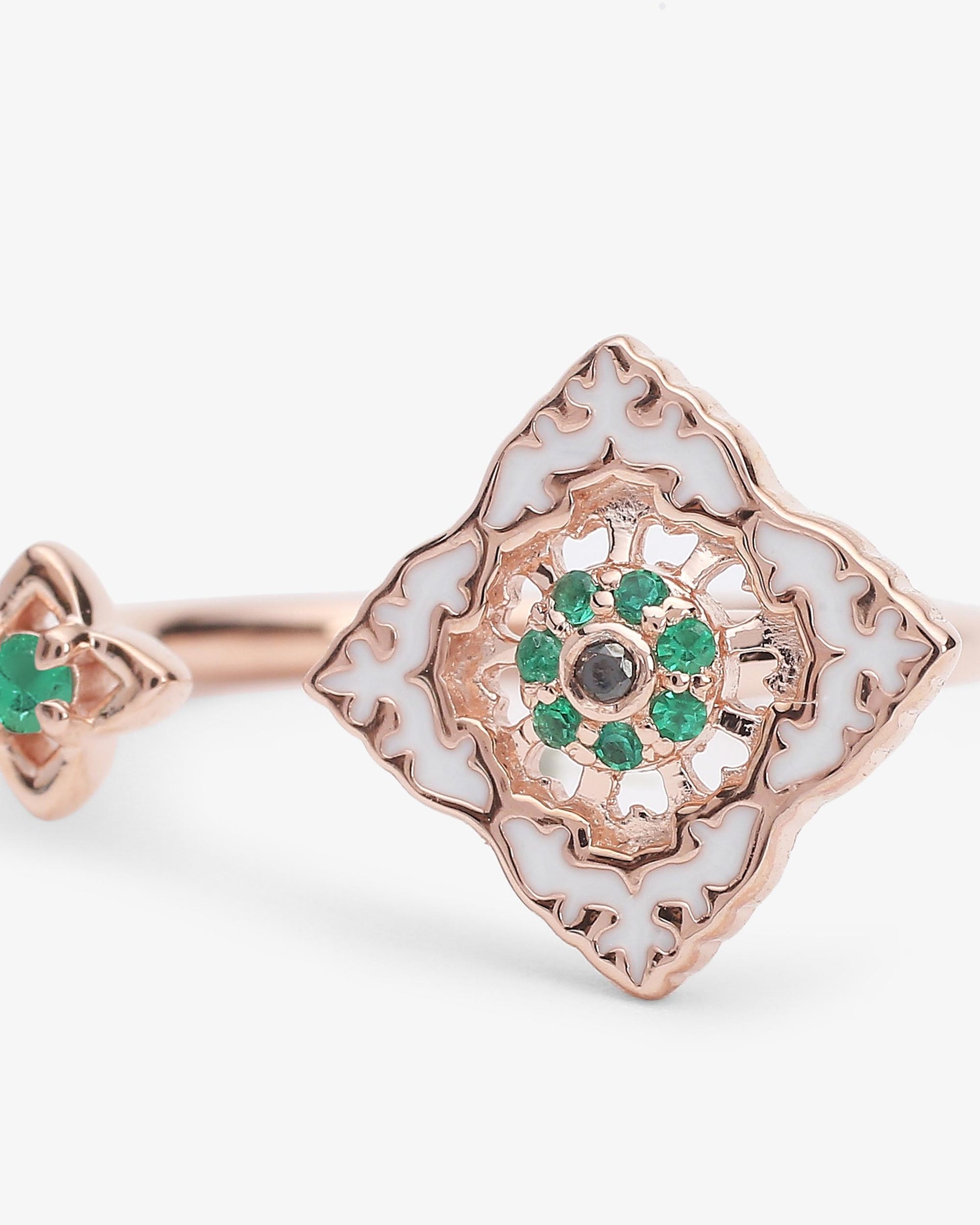 Bague Ajrakh Rosé en argent 925 doré or rose 18K, diamant noir naturel et émeraude naturelle – Kaari Paris